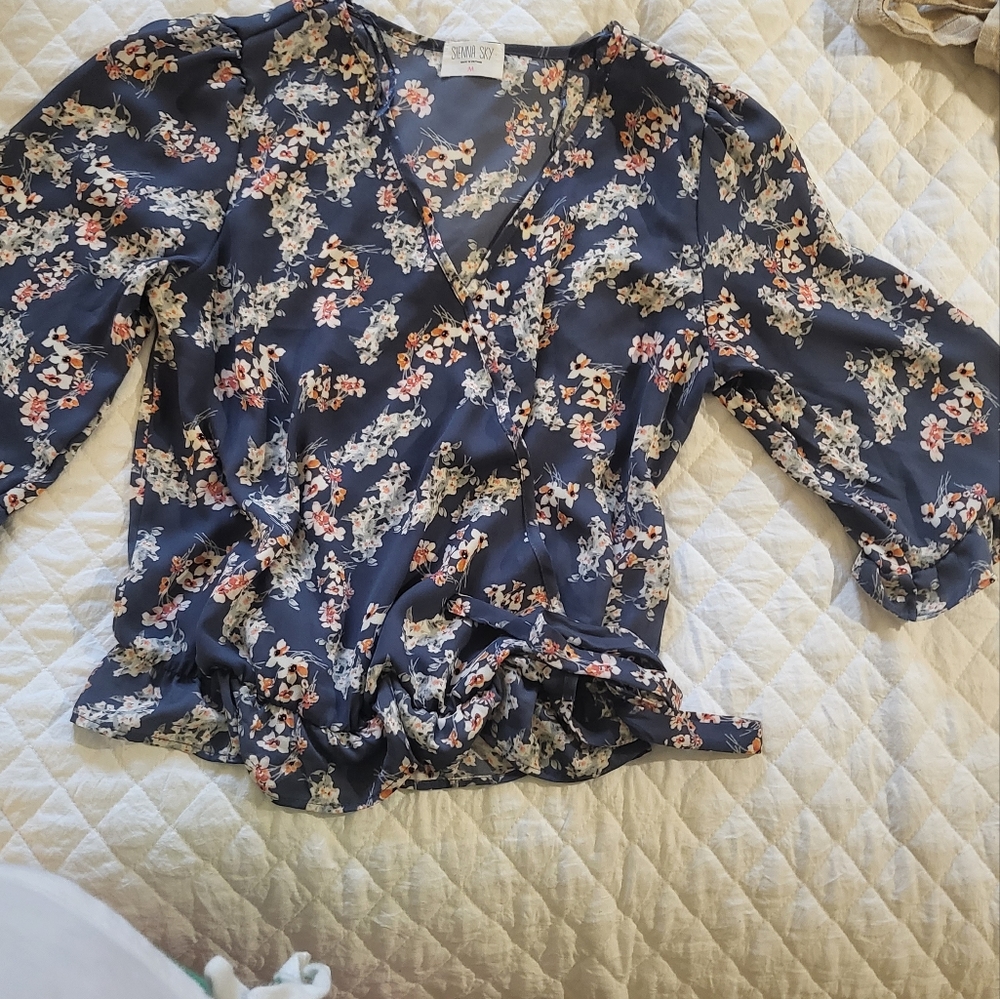 Blouse - Picture 2 of 2